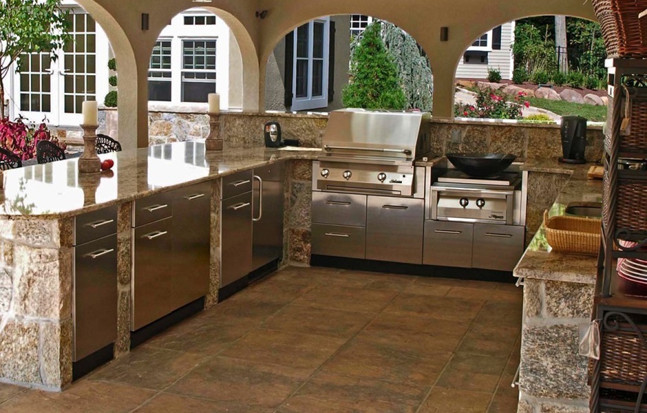 Outdoor Kitchen